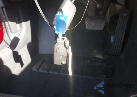 2019 Volkswagen Beetle 2.0T Final Edition Se/2.0T Final Edition Sel/2.0T S из США, поврежденный, VIN 3VWFD7AT7KM708372